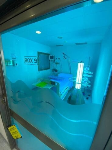 Desinfección de unidades UCI con luz ultravioleta – Hospital Clínica Benidorm (HCB)