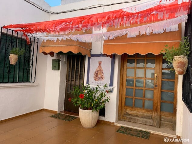 Imagen: Fachadas engalanadas por las fiestas de Loreto