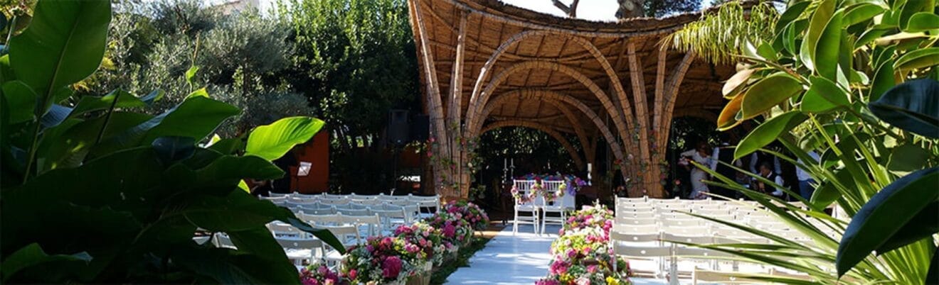 Jardín decorado para una boda en Hotel Les Rotes