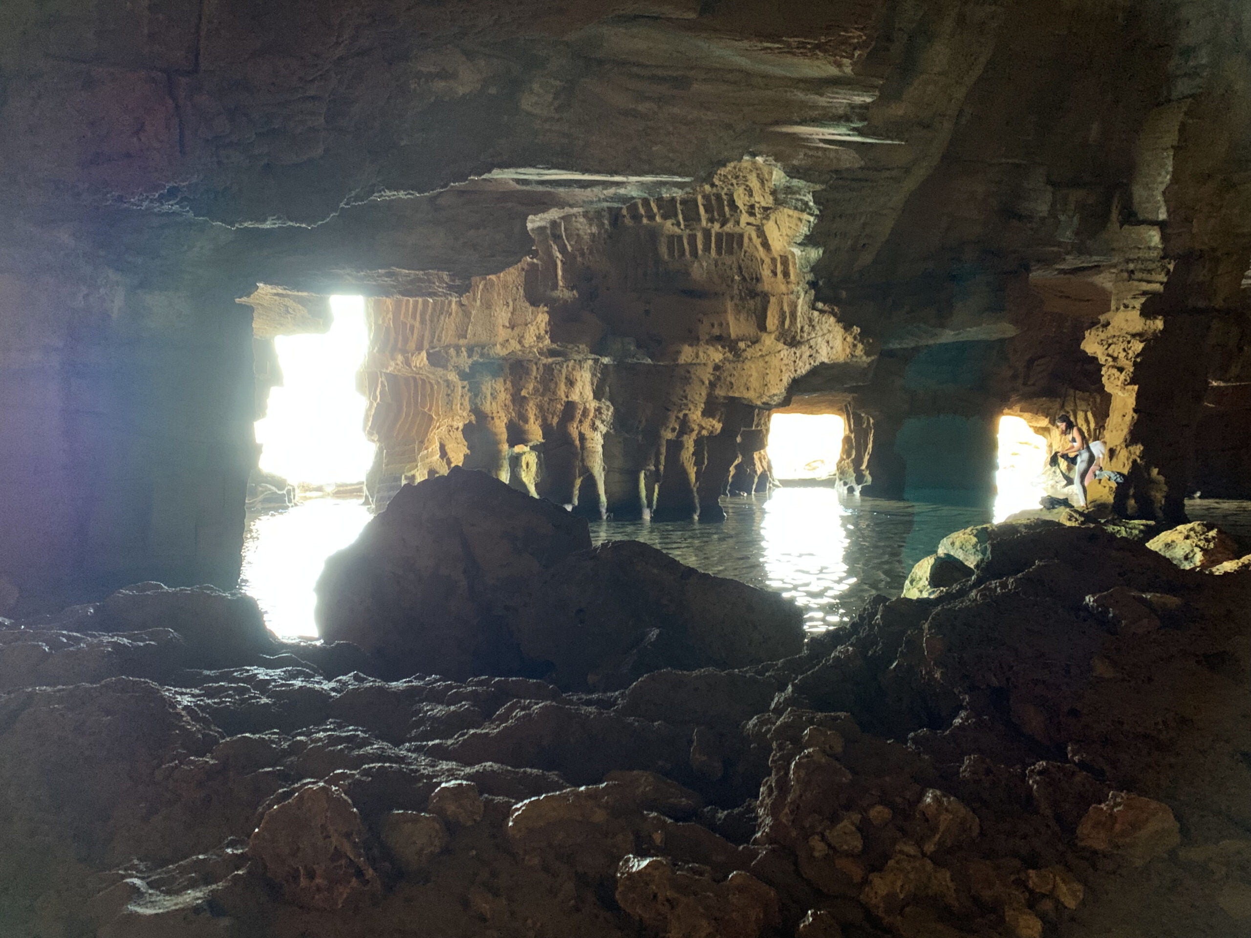 Interior de la Cova Tallada