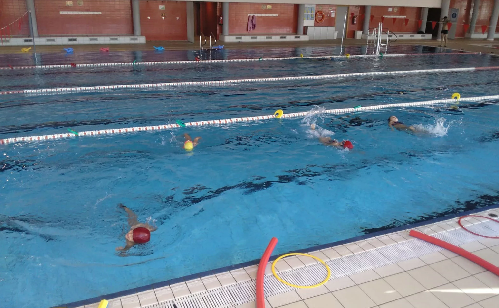 Medidas de seguridad dentro del agua – Centro Deportivo Dénia