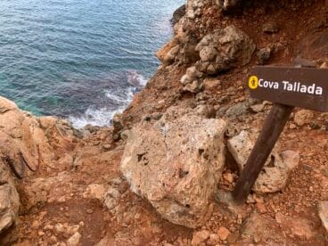 Punto de acceso al interior de la Cova Tallada