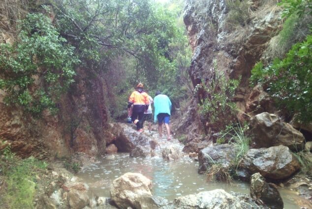 Imagen: Rescate de bañistas en los accesos a un barranco