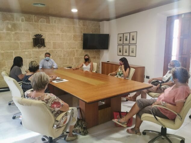 Imagen: Reunión con las protectoras de animales de Xàbia