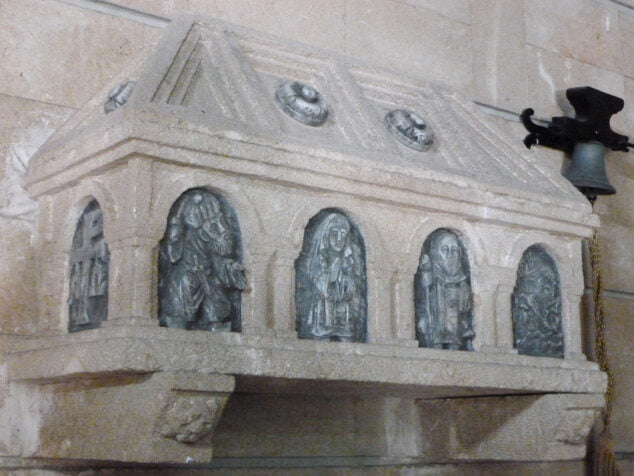 Imagen: Sarcófago de Sor Catalina Bas en la Iglesia del Loreto (Foto: Juan Bta. Codina Bas)
