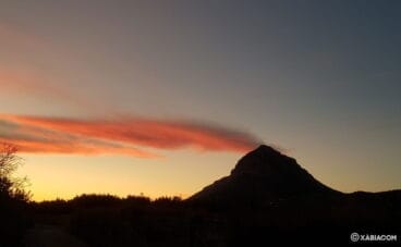 Silueta del Montgó al anochecer