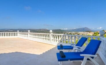 Terraza de una casa de vacaciones en Benitatxell – Aguila Rent a Villa