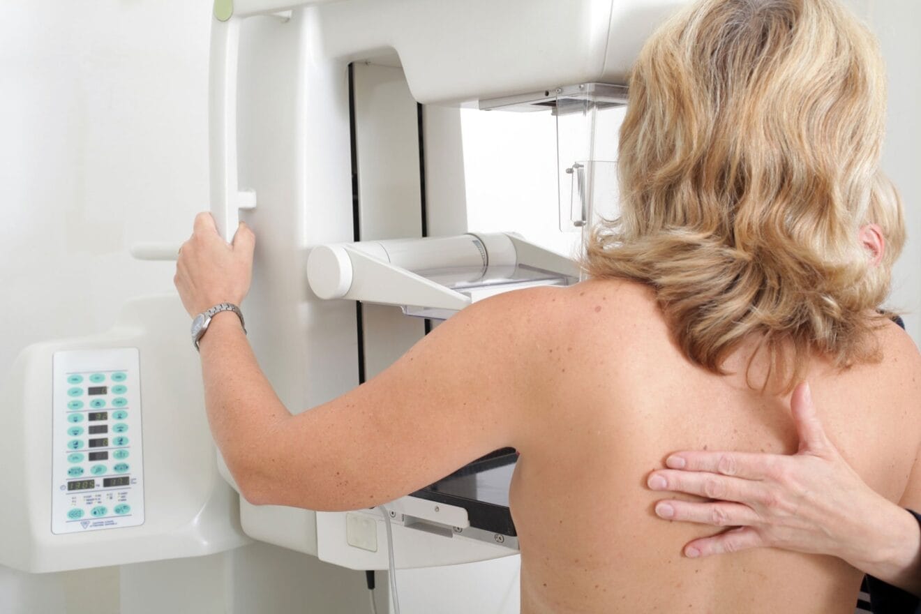 Los hospitales del Grupo HLA cuentan con tecnología avanzada para el diagnóstico precoz del cáncer de mama - HLA San Carlos