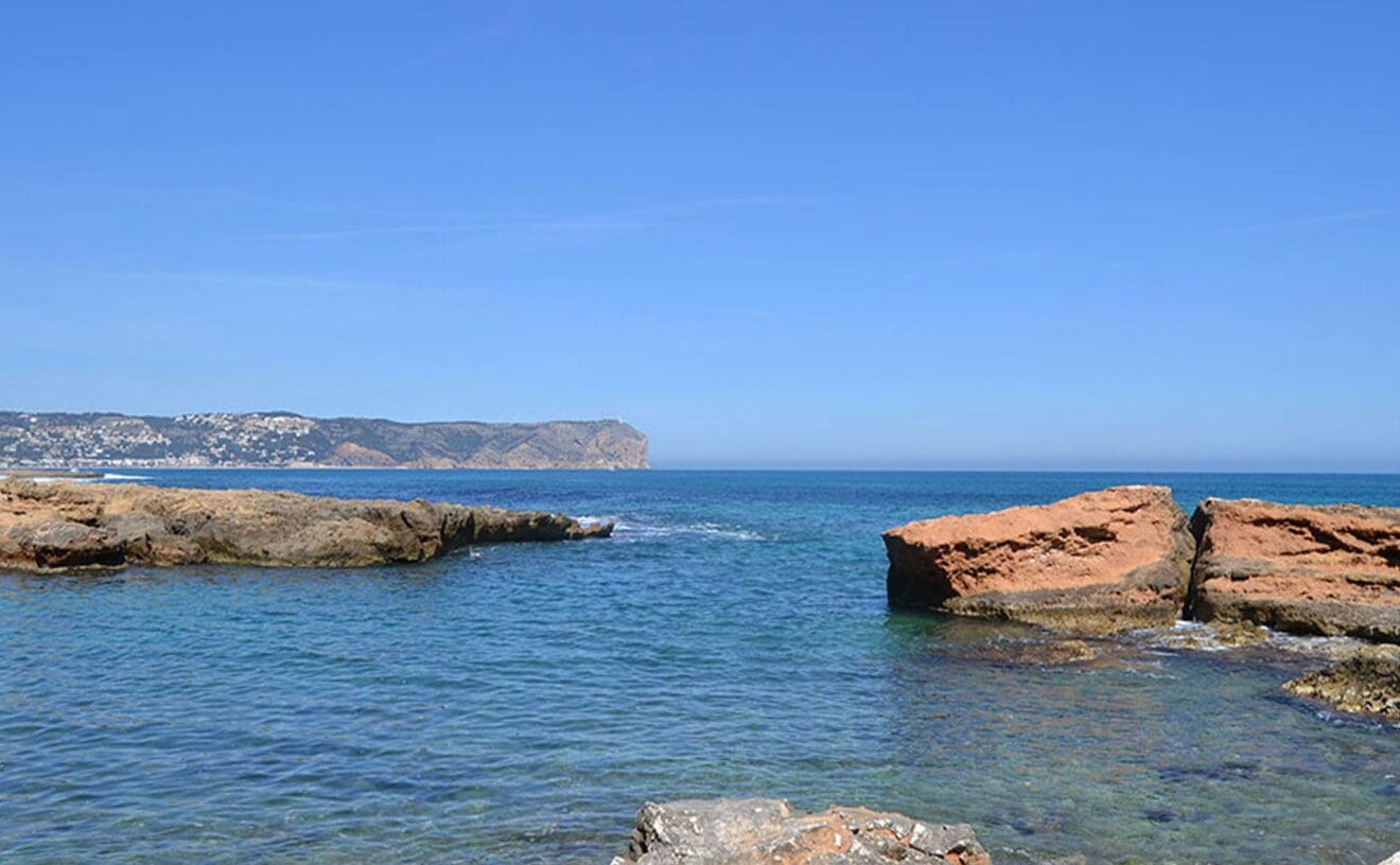 El Cap de Sant Antoni visto desde Cala Blanca en Xàbia
