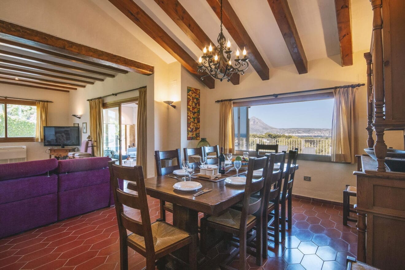 Comedor de un chalet vacacional para ocho personas en Jávea - Aguila Rent a Villa
