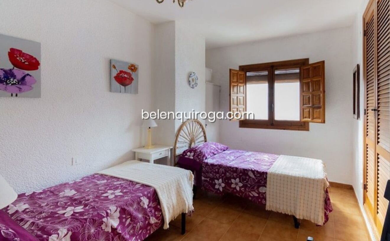 Una de las habitaciones de un bungalow en venta en Calablanca - Inmobiliaria Belen Quiroga
