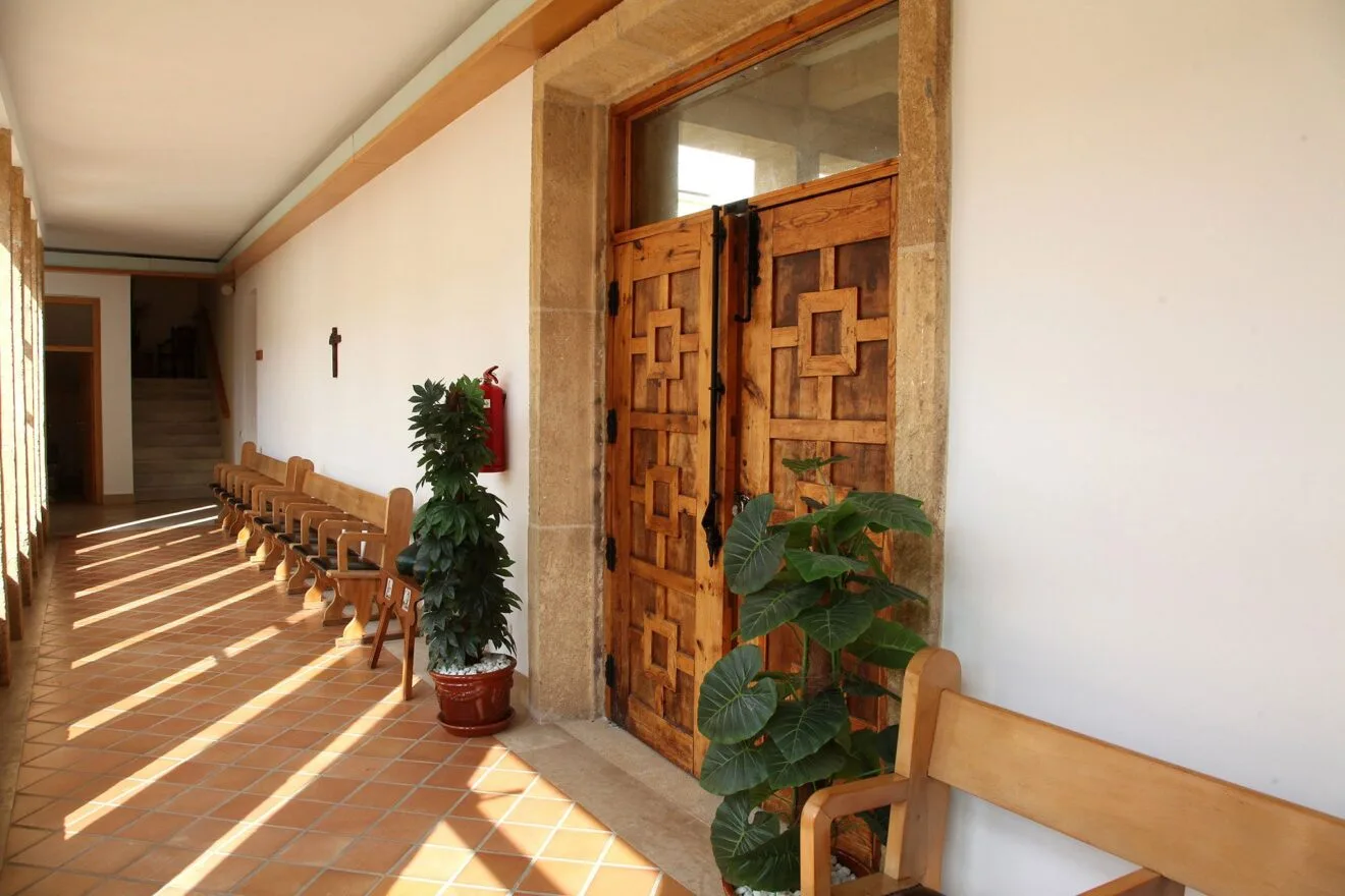Imagen de los pasillos del Monasterio de la Plana de Jávea