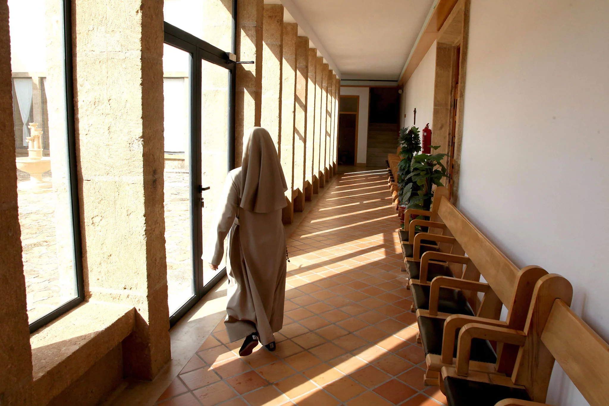 Imagen de una religiosa en el interior del Monasterio de la Plana en Jávea