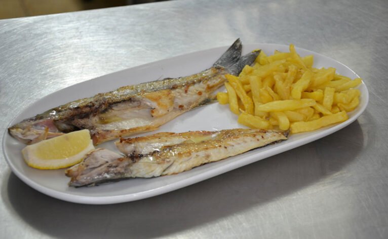 Plato de pescado fresco para llevar - La Cantina de Jávea