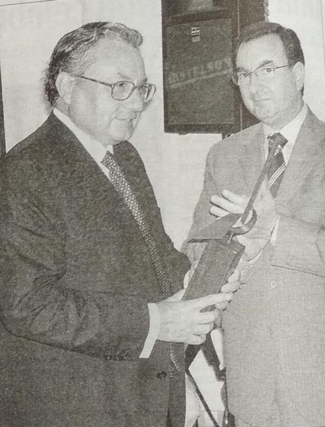 Imagen: Manuel Bas, Premi 9 d'octubre de la vila de Xàbia al valor cívic, 2004