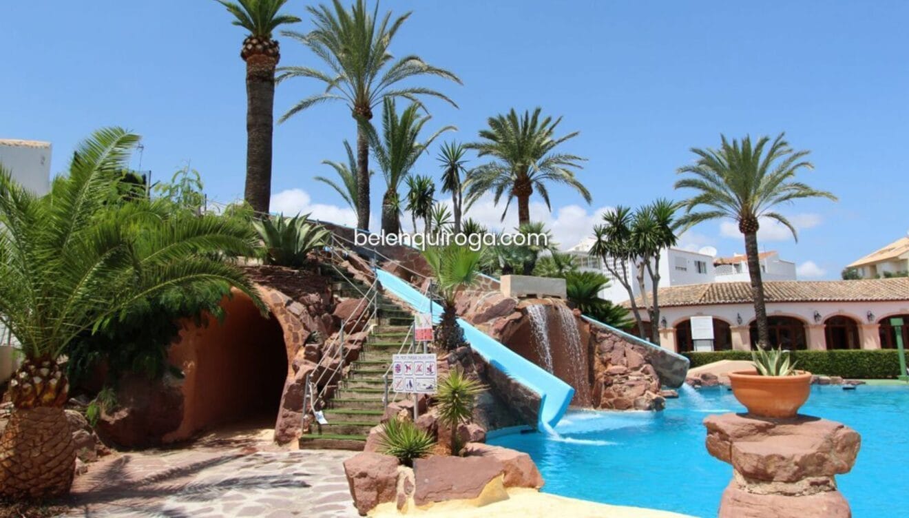 Zonas comunes de un bungalow en venta en Calablanca - Inmobiliaria Belen Quiroga