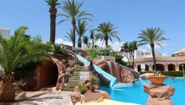 Zonas comunes de un bungalow en venta en Calablanca – Inmobiliaria Belen Quiroga