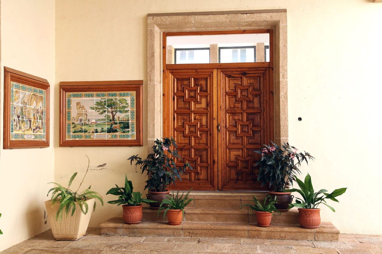 Puerta interior del Monasterio de la Plana de Jávea