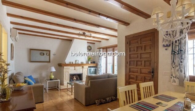 Imagen: Salón de un bungalow en venta en Calablanca - Inmobiliaria Belen Quiroga