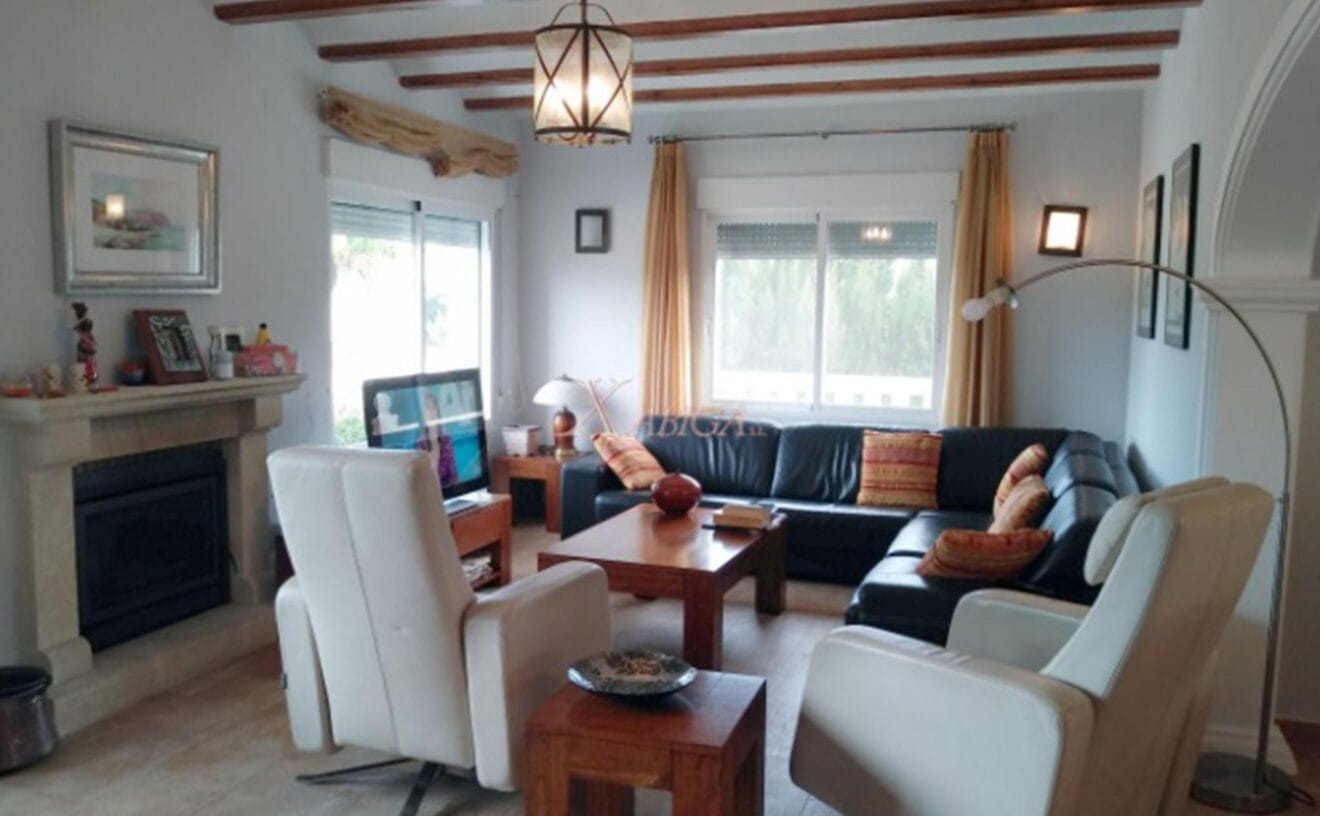 Salón de un chalet en venta en Jávea - Xabiga Inmobiliaria