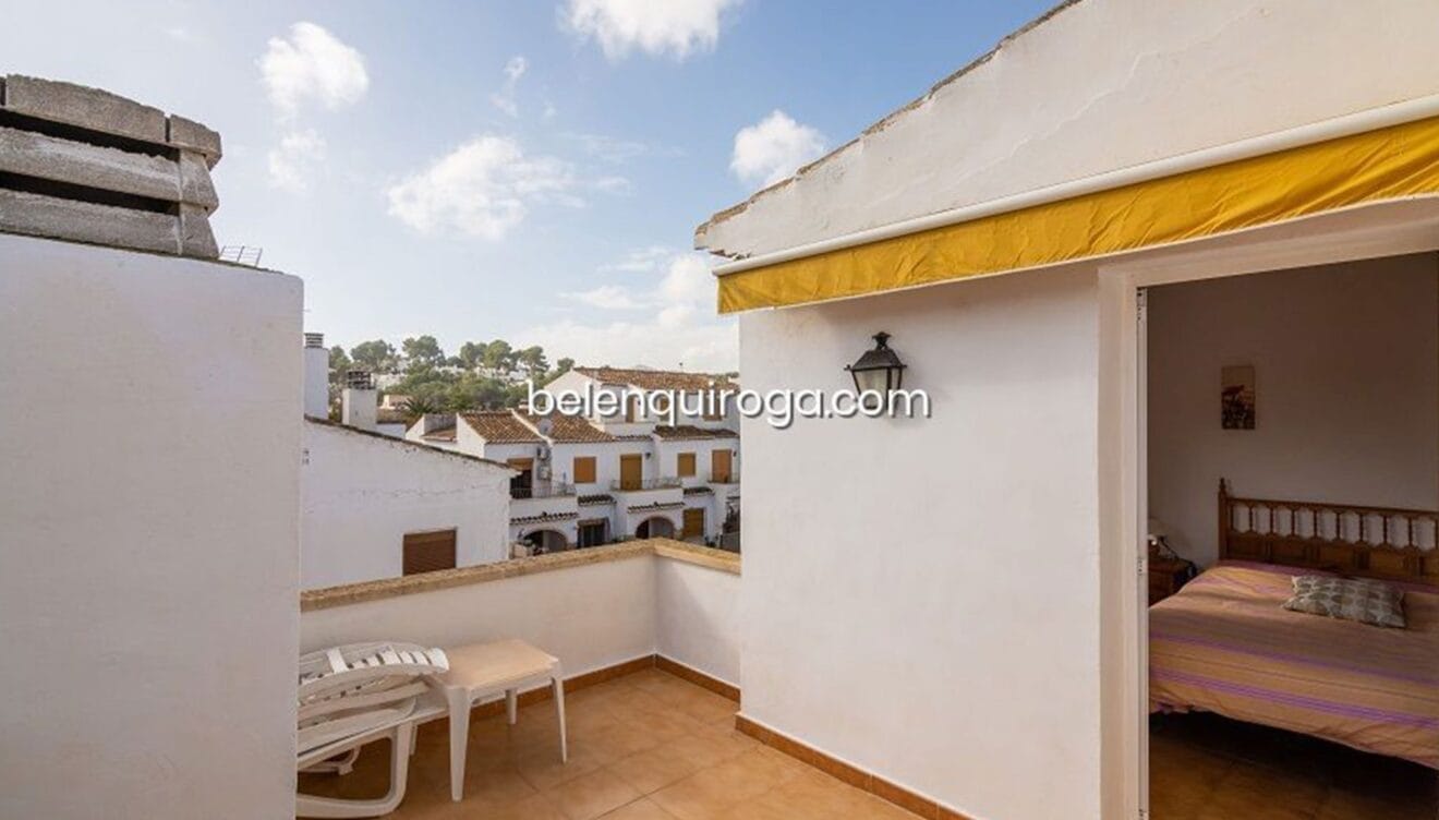 Terraza de un bungalow en venta en Calablanca - Inmobiliaria Belen Quiroga