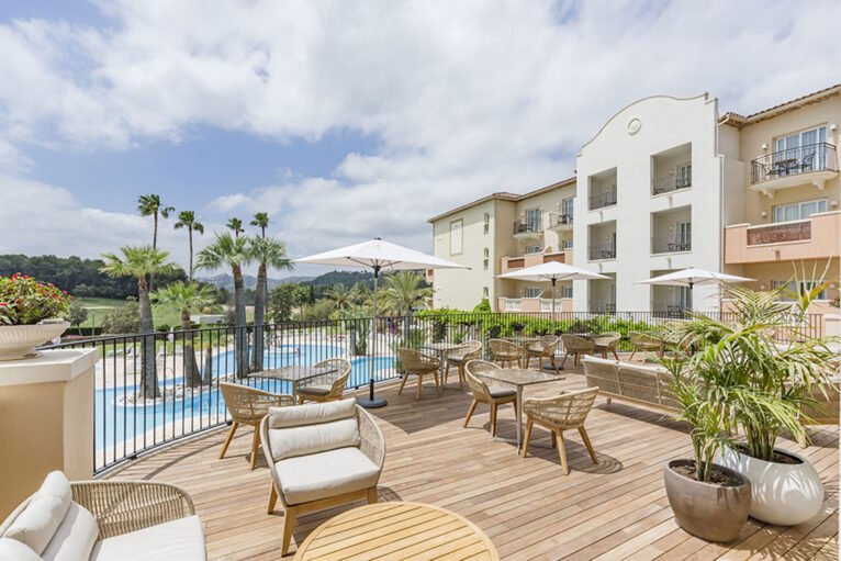 Terraza exterior en Hotel Dénia Marriott Golf Resort & Spa