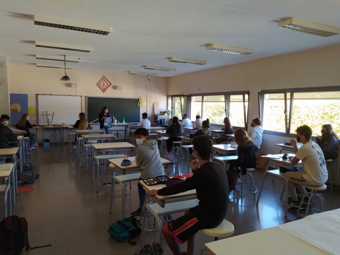 Visita al IES en el programa de Xàbia Diversa