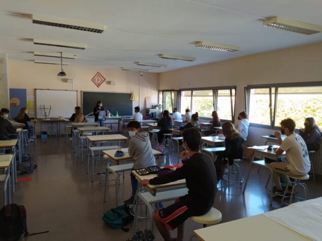 Imagen: Visita al IES en el programa de Xàbia Diversa