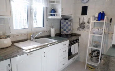 Cocina de una villa en venta junto al campo de golf La Sella – Promociones Denia, S.L.