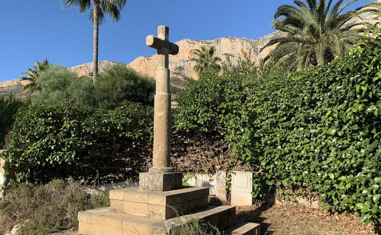 Imagen de la Cruz de Les Valls de Xàbia