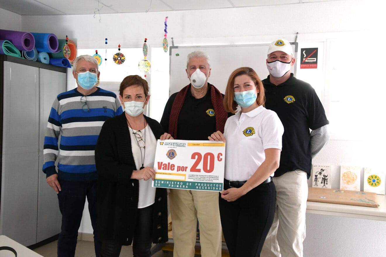 Donativo del Club Leones