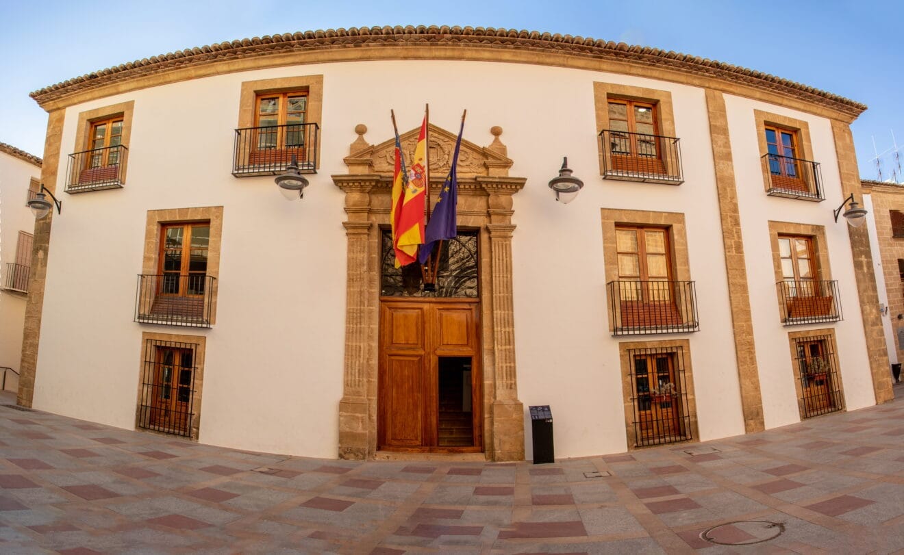 Fachada del Ayuntamiento de Xàbia