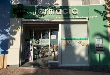 Fachada de la Farmacia Almodóvar de Jávea