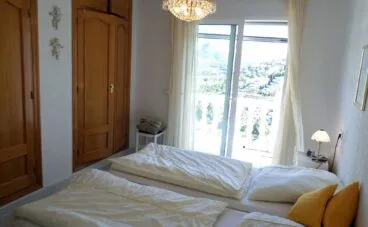 Habitación de una villa en venta junto al campo de golf La Sella – Promociones Denia, S.L.