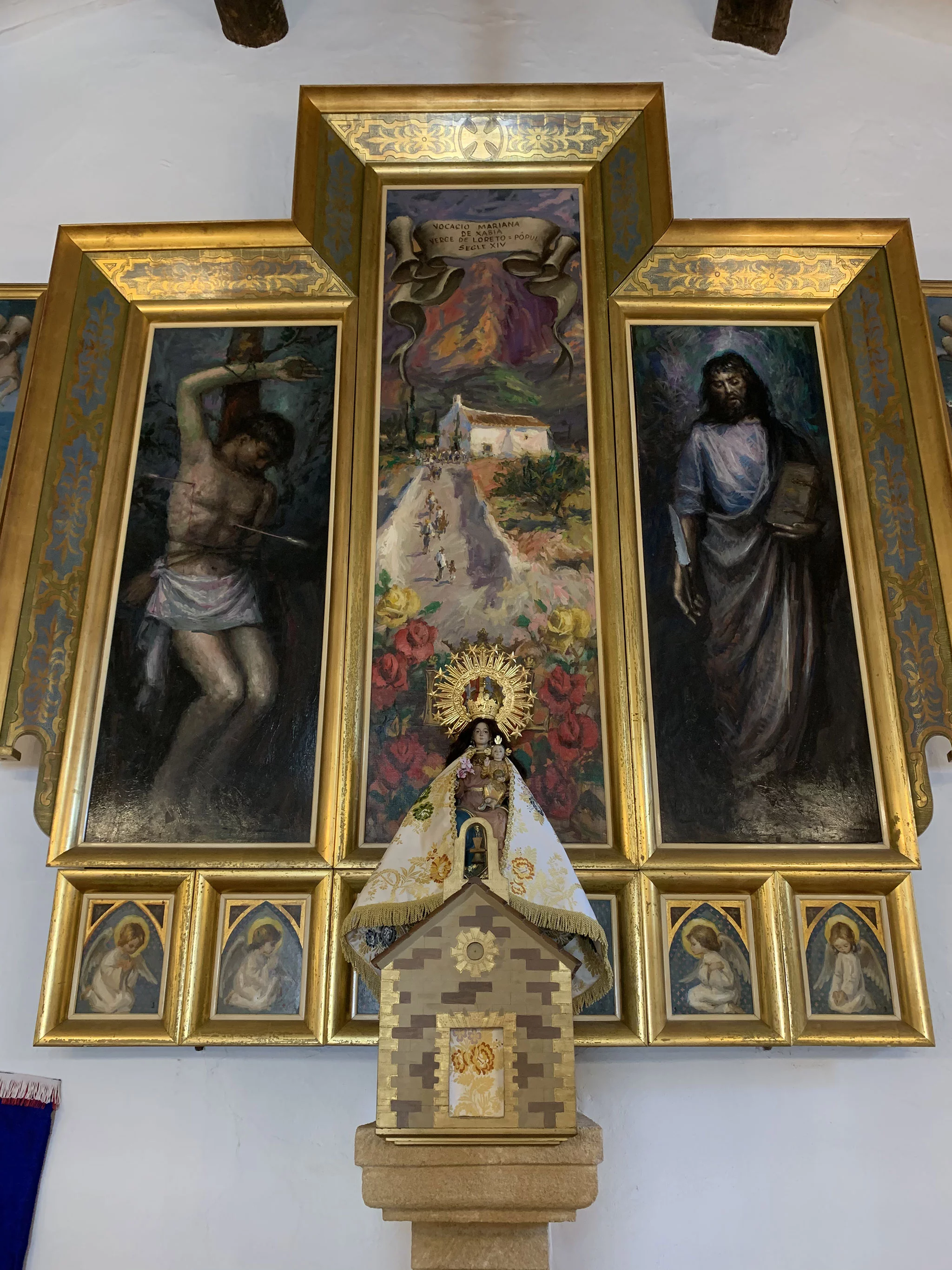 Imagen del altar de la Ermita del Pòpul de Jávea | Imagen: Tino Calvo