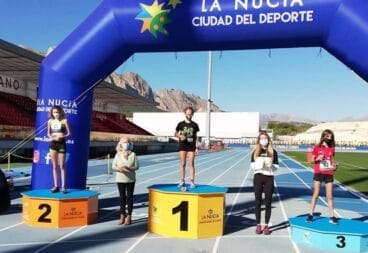 María Devesa y Anaia Collinson en el podio