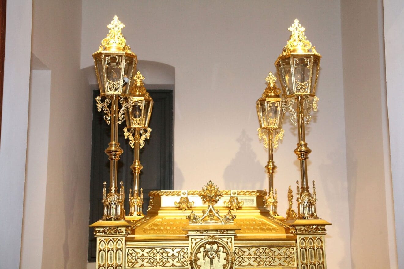 Andas sobre las que se procesiona la imagen del Jesús Nazareno de Jávea