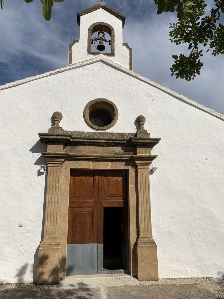 Portón de la Ermita del Pòpul de Jávea | Imagen: Tino Calvo