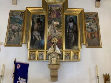 Retablo e imagen de la Ermita del Pòpul de Jávea | Imagen: Tino Calvo