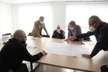 Reunión con el ingeniero para buscar una solución a la inundabilidad