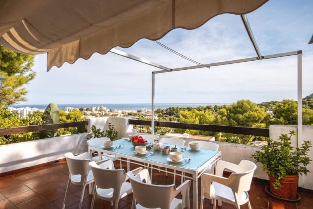 Imagen: Terraza de una casa de vacaciones en Jávea para ocho personas - Aguila Rent a Villa