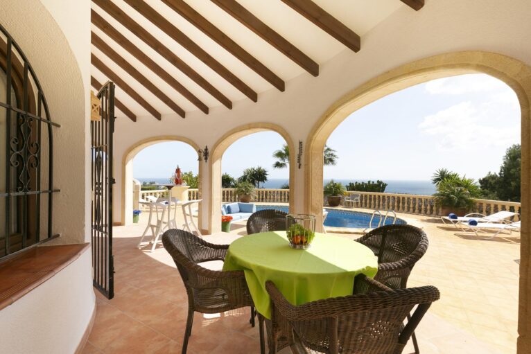 Covered terrace in a holiday home in Jávea - Quality Rent a Villa