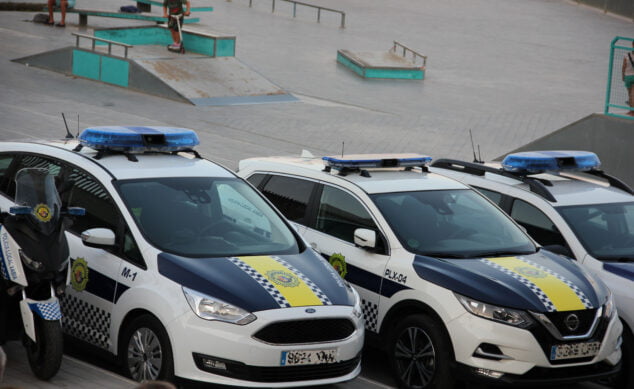 Imagen: Vehículos de la Policía Local