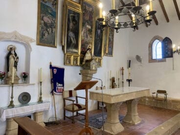 Vista del altar de la Ermita del Pòpul de Jávea | Imagen: Tino Calvo