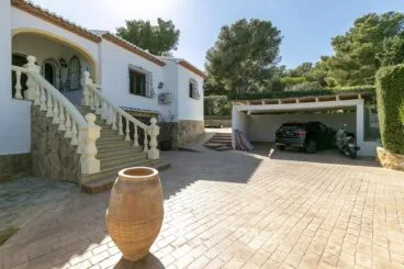 Vista exterior de una casa de vacaciones en Jávea – Quality Rent a Villa