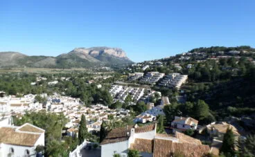Vista del Montgó desde una villa en venta junto al campo de golf La Sella – Promociones Denia, S.L.