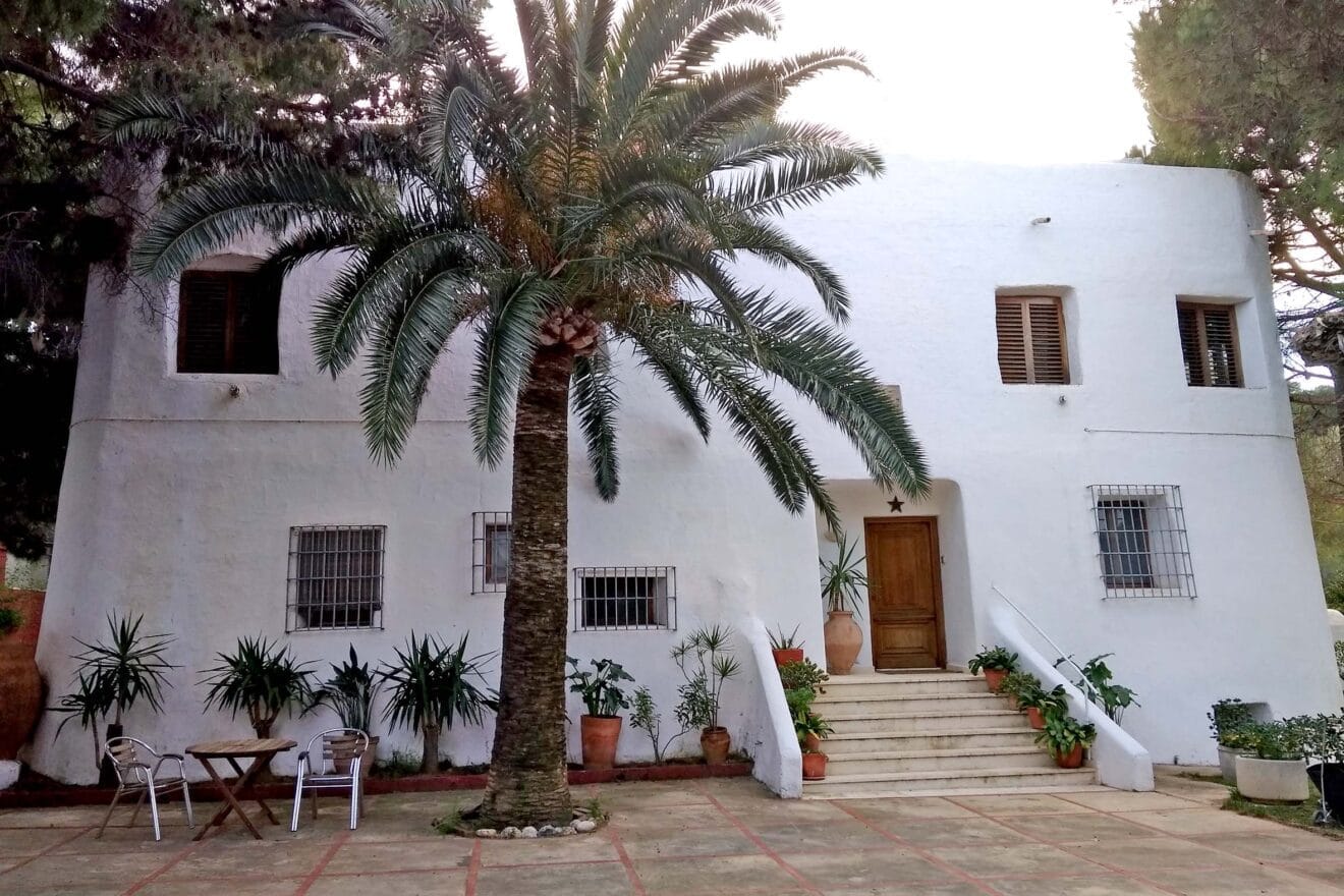 Vivienda actual que mantiene la pintura de cal