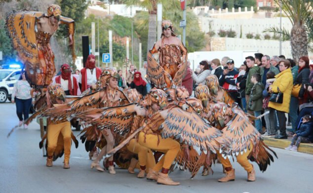 Imagen: Baile y ambientación en la Cabalgata de Reyes de Jávea (2020)
