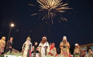 Fuegos artificiales en la Cabalgata de Reyes de Jávea 2020