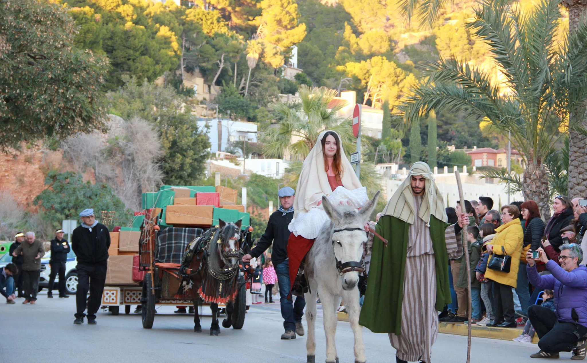 María, José y Jesús en la Cabalgata de Reyes de Xàbia (2020)
